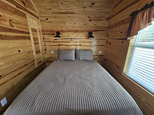 Eaglets Cabins Photo 2