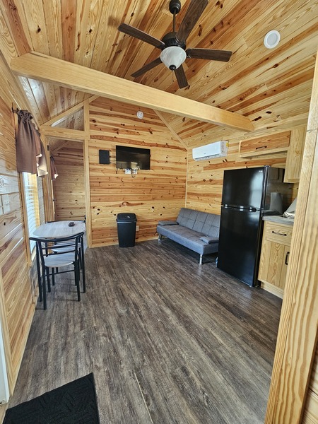 Eaglets Cabins Photo 4