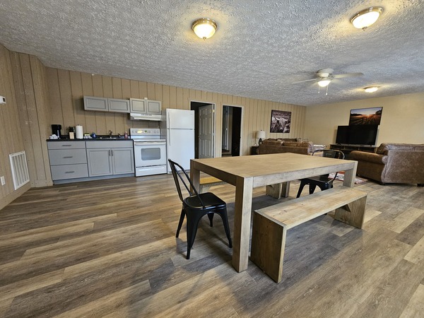 Eagle Bluff Condominium #5 Photo 5