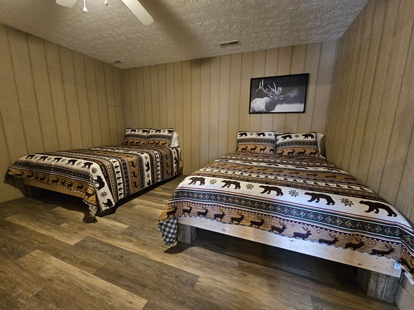 Eagle Bluff Condominium #5 Photo 6