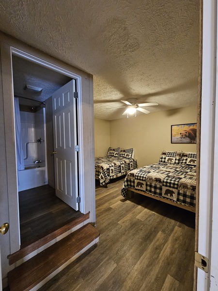 Eagle Bluff Condominium #5 Photo 7