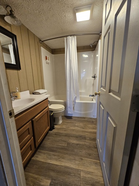 Eagle Bluff Condominium #5 Photo 3