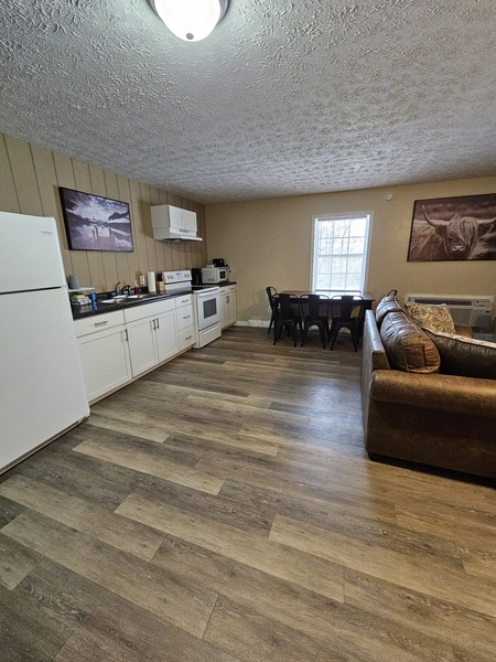 Eagle Bluff Condominium #6 Photo 2