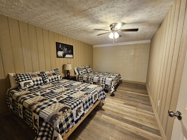 Eagle Bluff Condominium #6 Photo 4