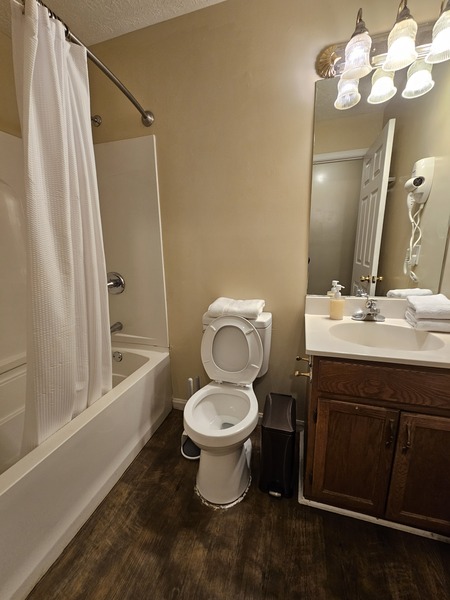 Eagle Bluff Condominium #7 Photo 8