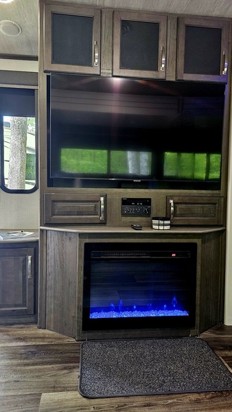 Loveys Place Photo 7